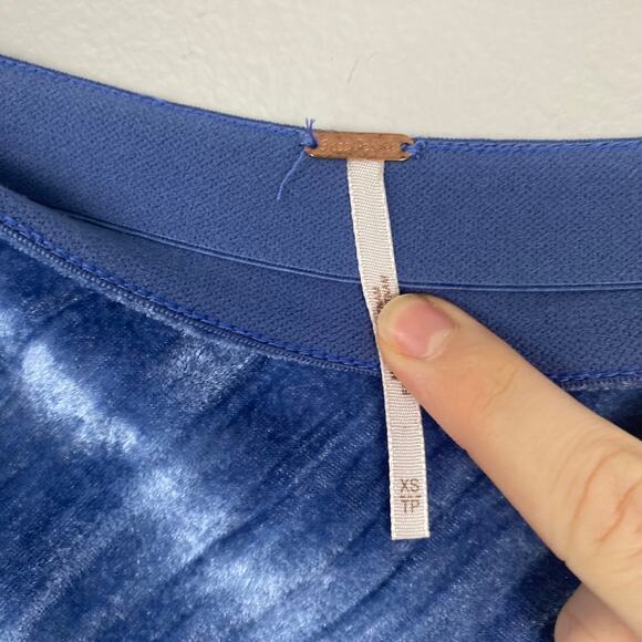 Free People Noa Velvet Slip Skirt Light Night Crushed Velvet Mix Blue Size XS - Picture 9 of 11